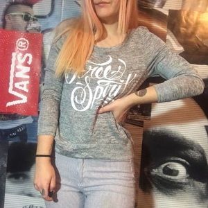 Long sleeve thin sweater with cute calligraphy